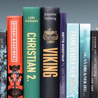 bibliotekdk's tweet image. Hvem skal vinde #Læsernesbogpris i år?
Se de nominerede på #bibliotekdk: bit.ly/2WSVtog
Du kan ikke bestille bøgerne, men du kan læse beskrivelser af dem, og de fleste fås som e-bøger. Husk at stemme inden 12. april her: bit.ly/2JpRSGo