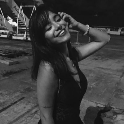 becabpaiva's tweet photo. #NovaFotoDoPerfil https://t.co/UzWOrppo2O