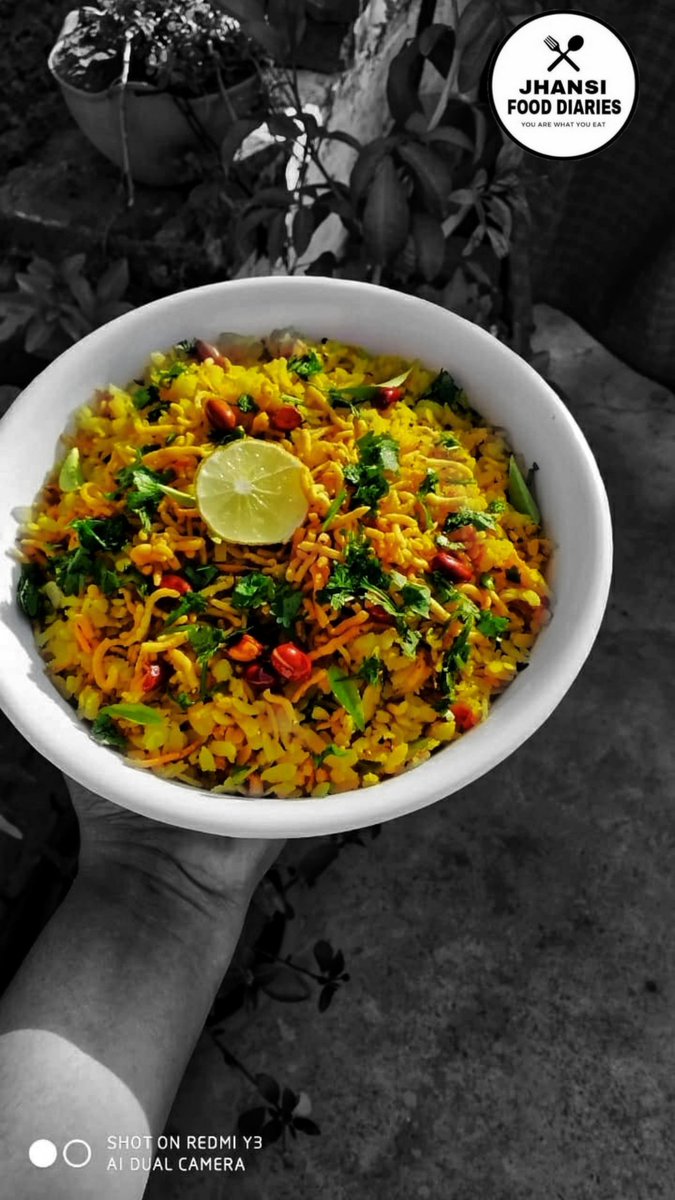 FoodJhansi's tweet photo. Comment whose favourite breakfast is poha😋😋
.
.
.
.
.
.
.
.
.
.
.
Use #jhansifooddiaries 
Follow for more yummilicious updates
@Jhansifooddiaries

#poha
#breakfast #morning #goodmorning #favouritebreakfast #jhansifooddiaries #jhansifoodblogger #jhansifoodguide #foodporn https://t.co/ZdEYlnIZFi