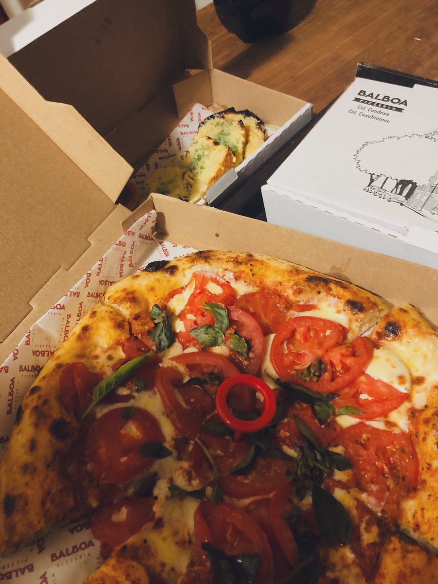Gracias <a href="/balboamx/">Balboa Pizzeria</a> ♥️🍕 
#QuédateEnCasa