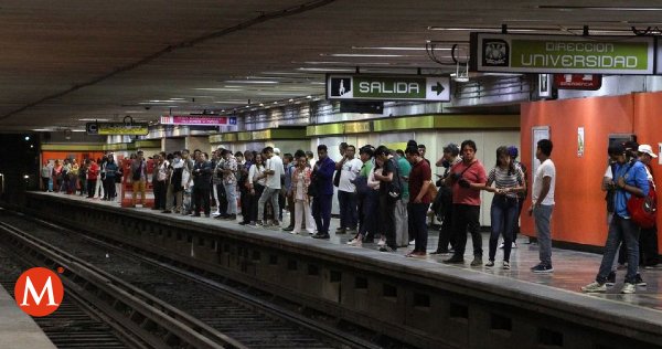 Milenio's tweet photo. Por falta de medidas sanitarias contra #Covid_19, interponen queja en #CDHDF contra Metro de CdMx https://t.co/0VMD7YzAgS https://t.co/UjaLw3ktWD