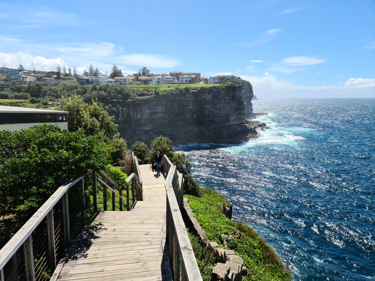 endless_roaming's tweet photo. Once busy walkway #sydney #australia #COVID19Aus #coronavirus #travelling https://t.co/vauXGaP8lk