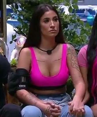 Gerasoundz's tweet photo. Eliminaram a Boca Rosa com o discurso do "ELE SAI DEPOIS" mas agora que é o "Depois" querem eliminar a Manu... OS ERROS DAS MULHERES SEMPRE VÃO PESAR MAIS QUE OS ERROS DOS HOMENS!!!! #ForaPrior #FicaManu https://t.co/LlCtzenpkN