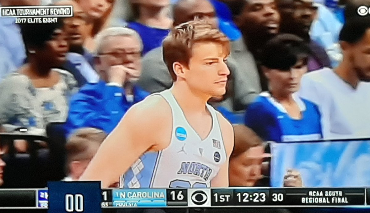 CoastalPreps's tweet photo. Former @HoggardHoops standout @StilmanWhite appeared on my TV screen and in a matter of 3 minutes forced De'Aaron Fox to commit two fouls and scored on a reverse layup!! https://t.co/06pi1rCDsP