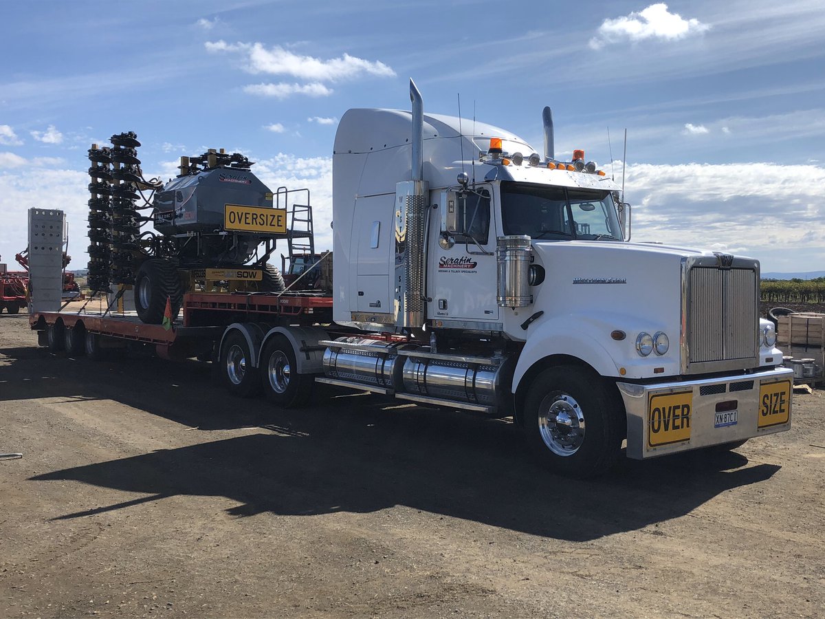 Rod__Dunn's tweet photo. Guess what.... another #Ultisow #NarrowFold delivered today, this time to Redlands near Corowa. This machine is a 6m with 36 units on 6 1/2β spacing and and a @AFGason 3,200L seed and fert box. #notill #agessential https://t.co/ySFgHwyEGc