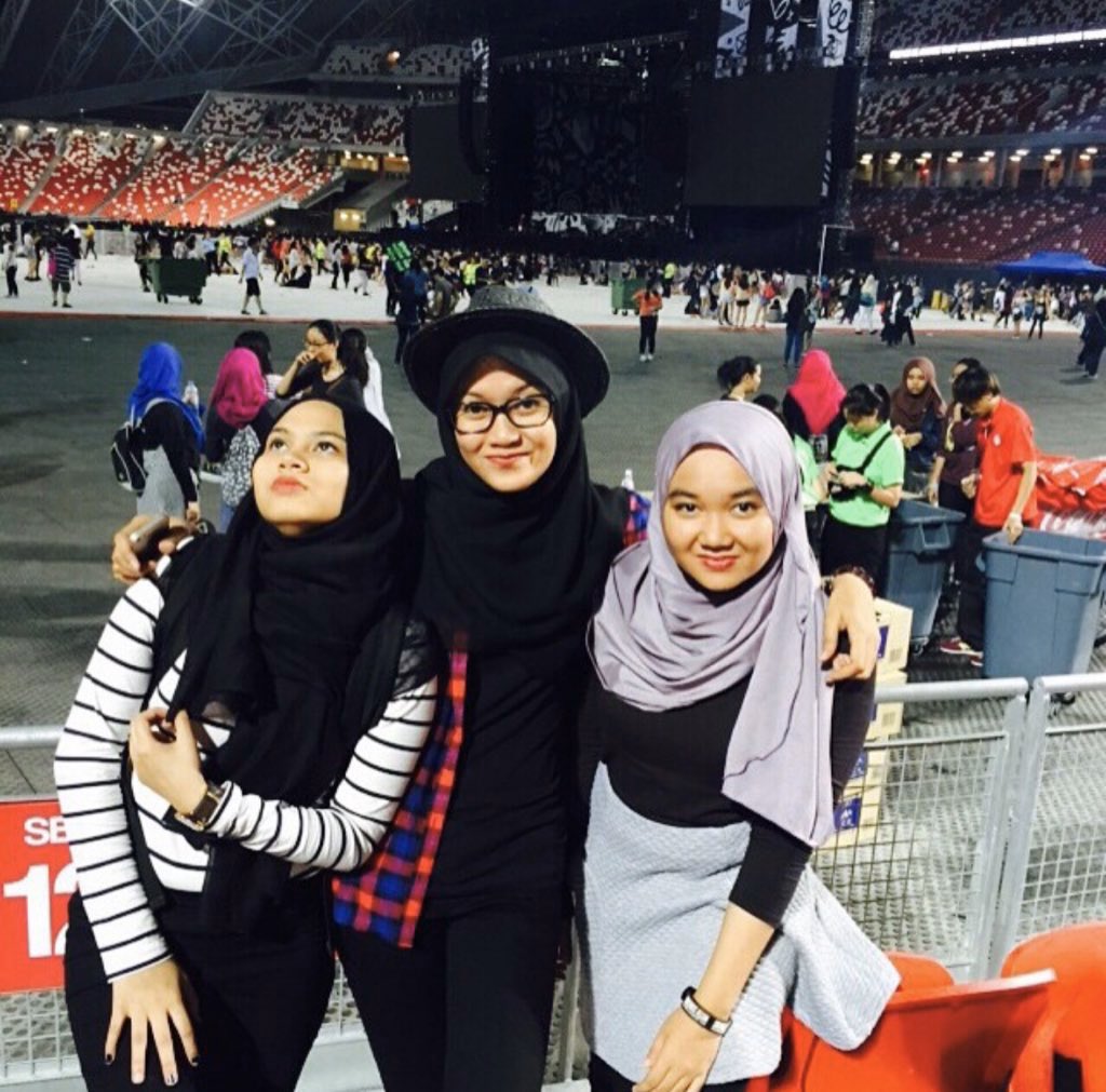 maissthejack's tweet photo. @livenationmy One Direction: On The Road Again Tour sobsss @_xyleen @Alisyaffandi
#OneDirection #OTRASG #StayHomeandBeARockstar https://t.co/QWDcCFBhS0