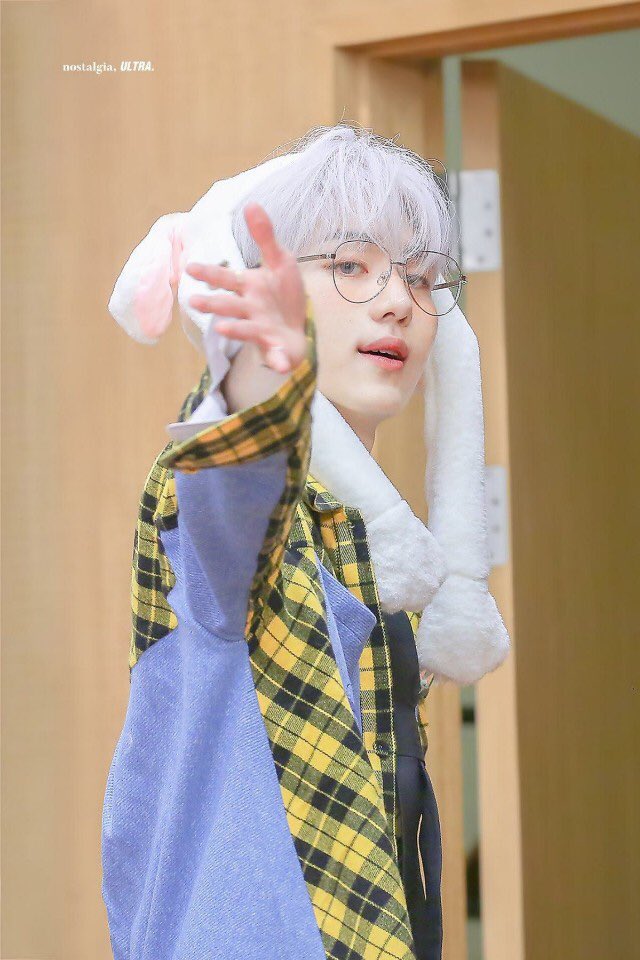 IDOL_GLASSES_S's tweet photo. 66. 펜타곤-키노

"은발에 갓경 완벽하지 않습니까?ㅜㅜㅜㅜ 천재 아이돌 강키노 소개합니다ㅜㅜㅜㅜㅜ" https://t.co/cN7sdeJLk4