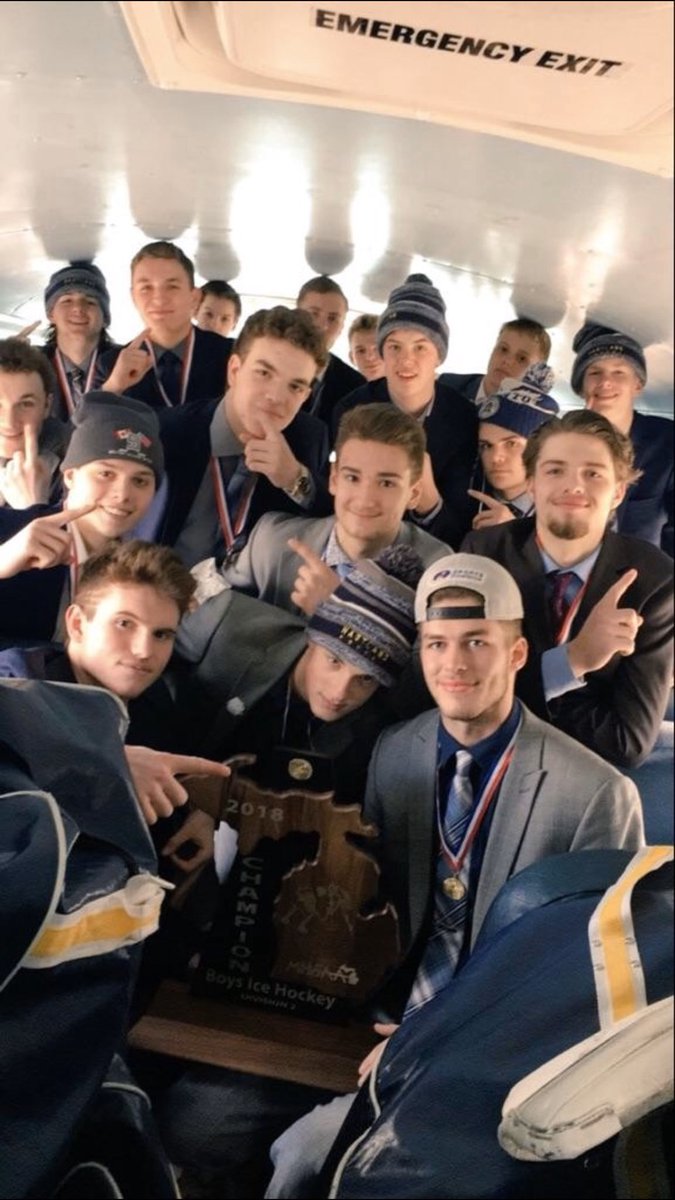 rebleswinger15's tweet image. BIIIIG Happy birthday to my brother @Tulpa18 Can’t wait to see you after this quarantine 😉😍❤️ #19 #StateChamp #TwoTimer