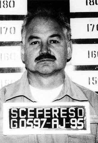 marlonniher's tweet photo. El sexenio de Ernesto Zedillo fue de constante animadversión con la familia Salinas. En 1995 el hermano del ex presidente Salinas, Raúl Salinas de Gortari fue aprehendido por enriquecimiento ilícito y planearon el asesinato de José Ruiz Massieu un año antes.
@fondo_forma https://t.co/wUR1RLzjpe
