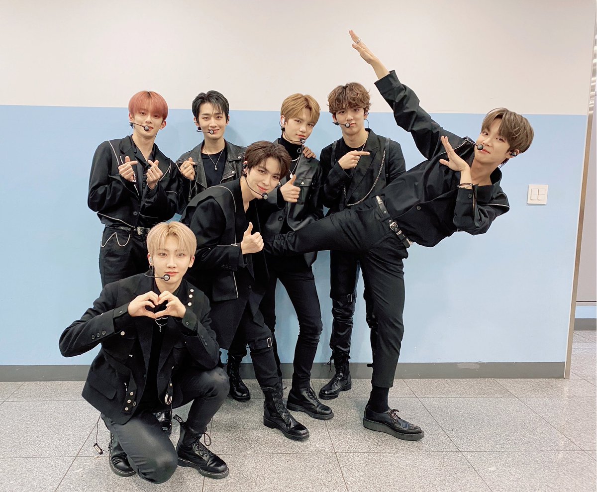 veriverybrasil's tweet photo. 📸 | 02.03.2020 • Atualização no Twitter @the_verivery_jp
#VERIVERY #베리베리 @by_verivery
#FACE_ME #LAY_BACK #PHOTO https://t.co/XxtiQ2G0Rs