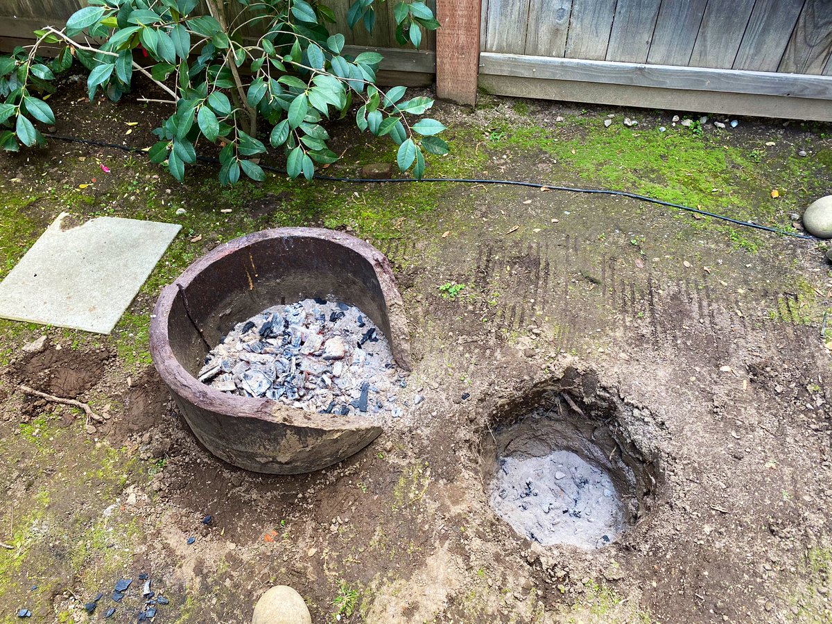 OK, so the Old Kingdom Egyptians baked using embers, in special sets of holes in the ground. I’ll let my awesome partner  @drserenalove send along some pictures/papers of this for those interested. Here’s my recreation- fire pit and baking hole, with baker’s tools.