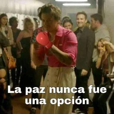 FloresPatzy's tweet photo. Billie canceladisima, al momento que le dijo feo a mi rayito de sol ya valió gorro la morra hipócrita esa, #BillieEllishIsOverParty https://t.co/4aJ9mDgUq3