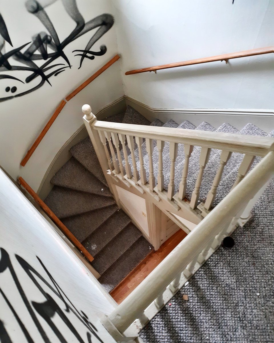 CSwhitey's tweet image. Maybe could be turned into a trap house...