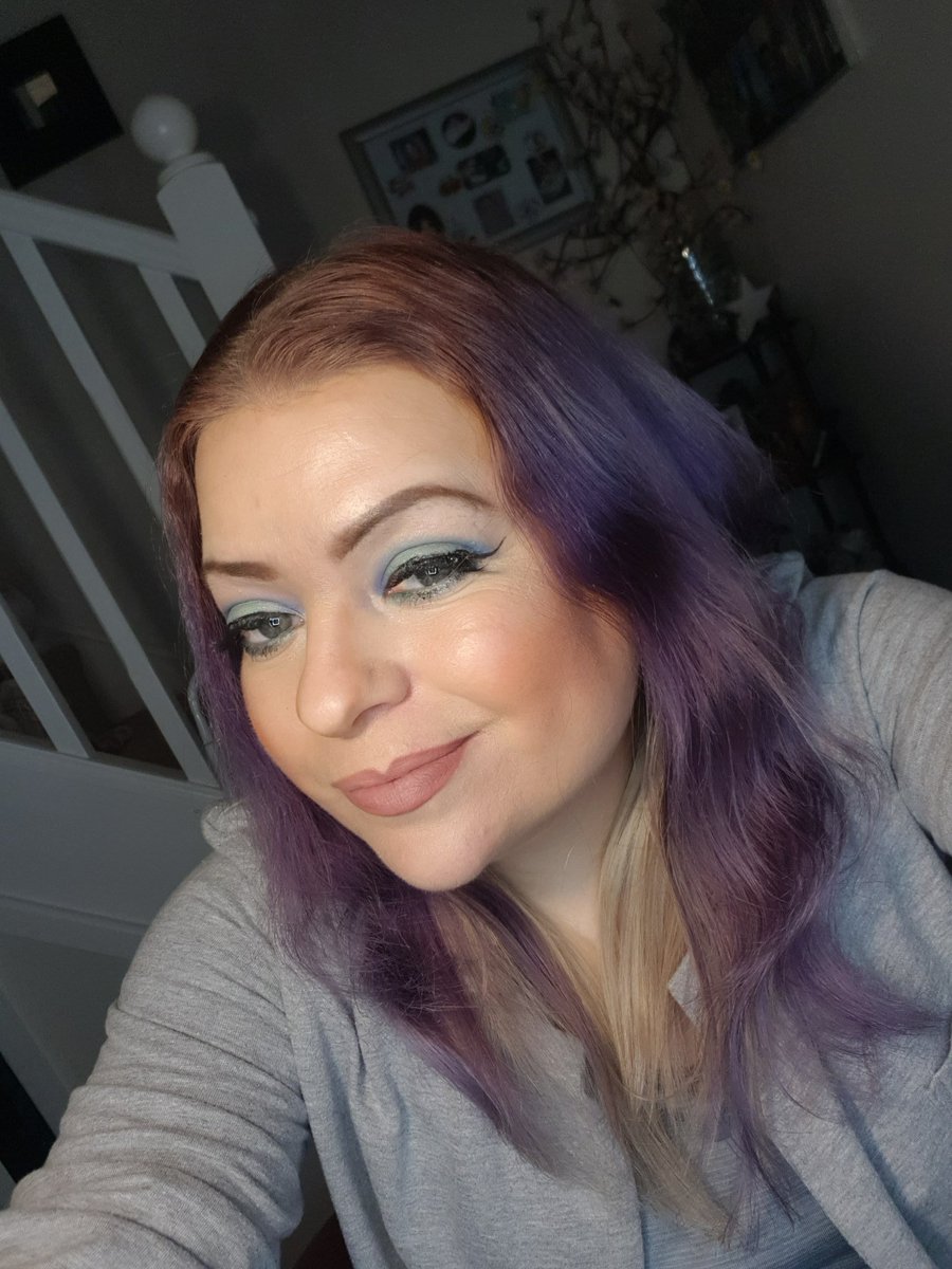Firesapher's tweet photo. The ice has landed 

#ice #queen #fblive #live #livelook #fb #flawless #botanical #foundation #makeup #fun #limelife #livelife #firesaph https://t.co/dYhIGez93e