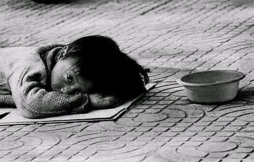Khaled_Altaf's tweet photo. Bitch there are ppl dying all over the world so will you stop doing your chunnat or whatever fuck it is called.
First hunger death.Eleven year old Rahul Musahar..
#21daylockdown
#AMillionLittleThings
#Fightforfood https://t.co/Y7p5BiAPsv