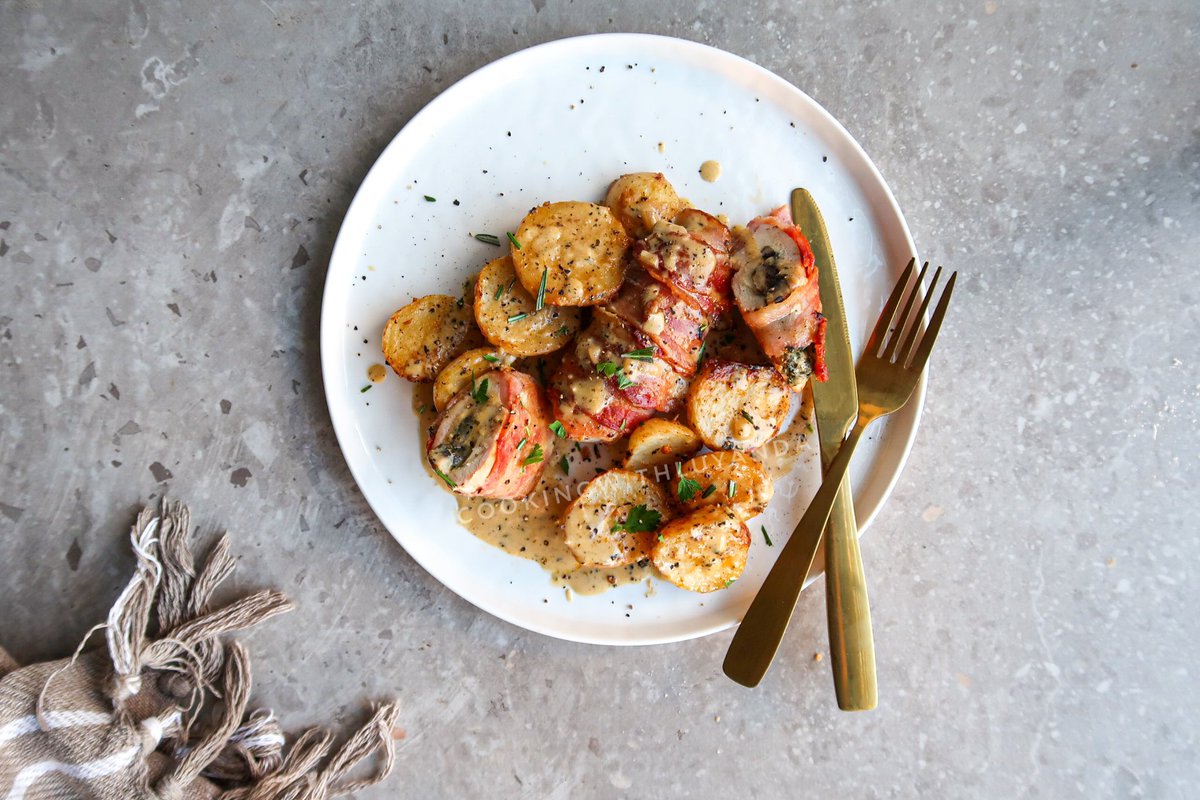 Stuffed Chicken Breast 

#cookingwithluyanda