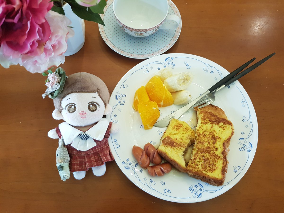 홈뭬이드 브런취🥐
집에서라도 기분 내봅니다...주르륵....
#없을건없어도_있을건있다
#커피가_없다
#애땅이 💕