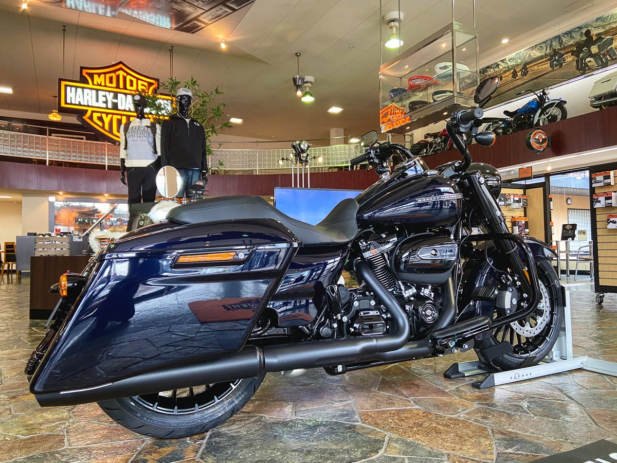 You Suke Ar Twitter 黒に見えるけど実は違う ミッドナイトブルーです 年モデルには設定のないカラーリングです 19年flhrxs ロードキングスペシャル スペシャルプライスにて販売中 ハーレー ハーレーダビッドソン バイク オートバイ ロードキング