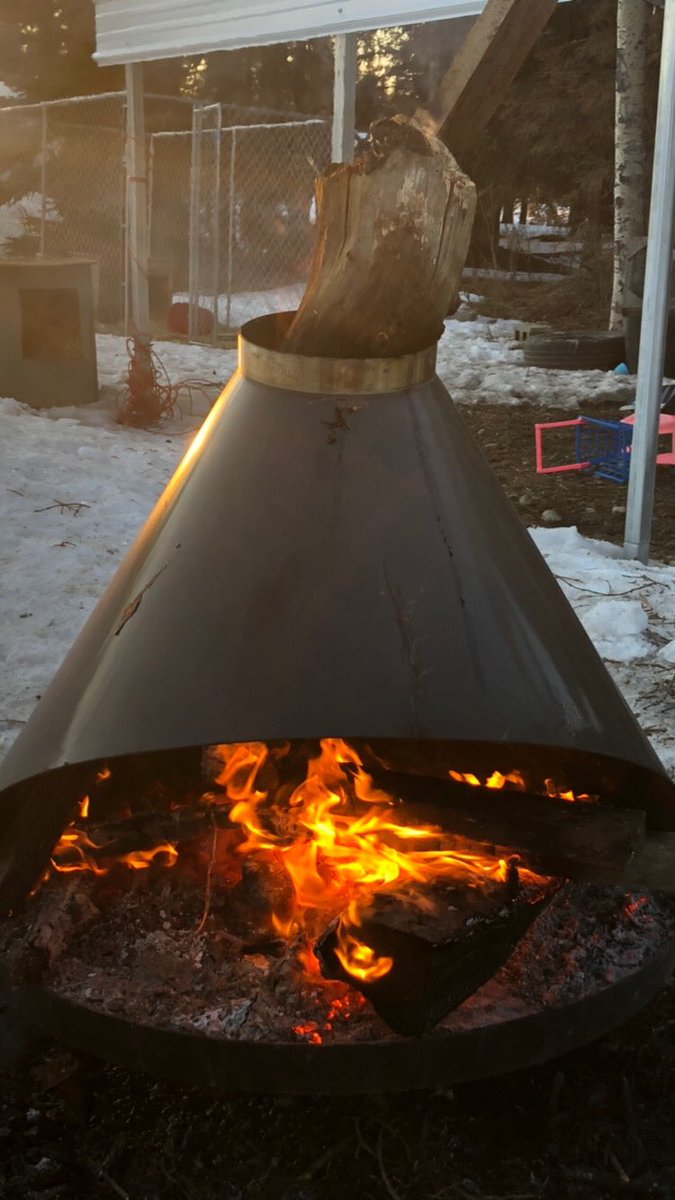 cleclair13's tweet photo. An awesome #Quarantine night with the fam. We had a great cook out and the kids and the dog just played hard. #familytime #thisiswhyiThrive #cleclair123 https://t.co/7xLdxEGsBA