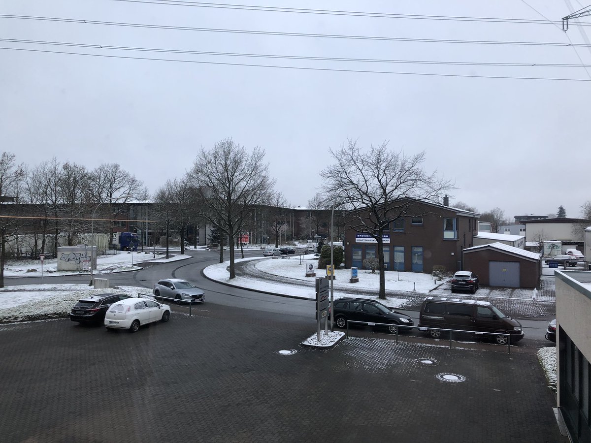 YokufoArt's tweet photo. Well! I guess I can’t say there was no winter this year 🤣💦 #Winteriscoming #Hamburg #meanwhileinGermany https://t.co/uO1iPFzs1N