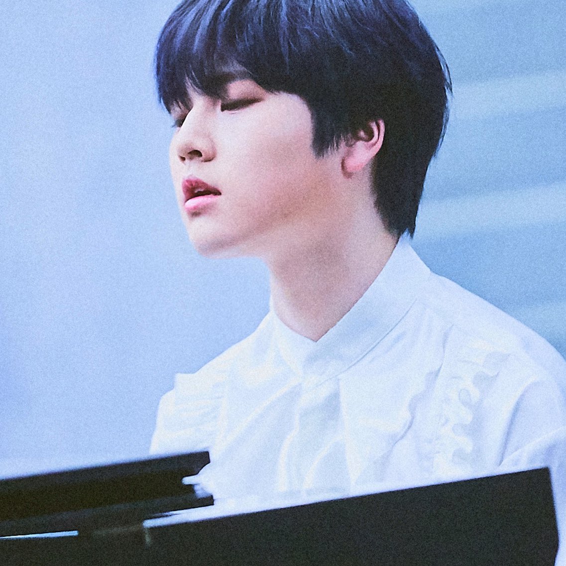 avec_ndh's tweet photo. 우리 도현이 이태원한강로데오 가봤니...?ㅠ https://t.co/51ttqAxeo6