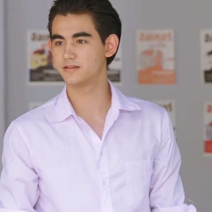 ShakeMilll's tweet photo. เชี่ยคนนั้นใครว่ะ 😎😈
Who’s that guy? 😽
那家伙是谁

#พี่มิล #ShakeMilll #ไทน์คนชิคชิค 
#คั่นกู #2getherTheSeries https://t.co/iuMlXumdZe