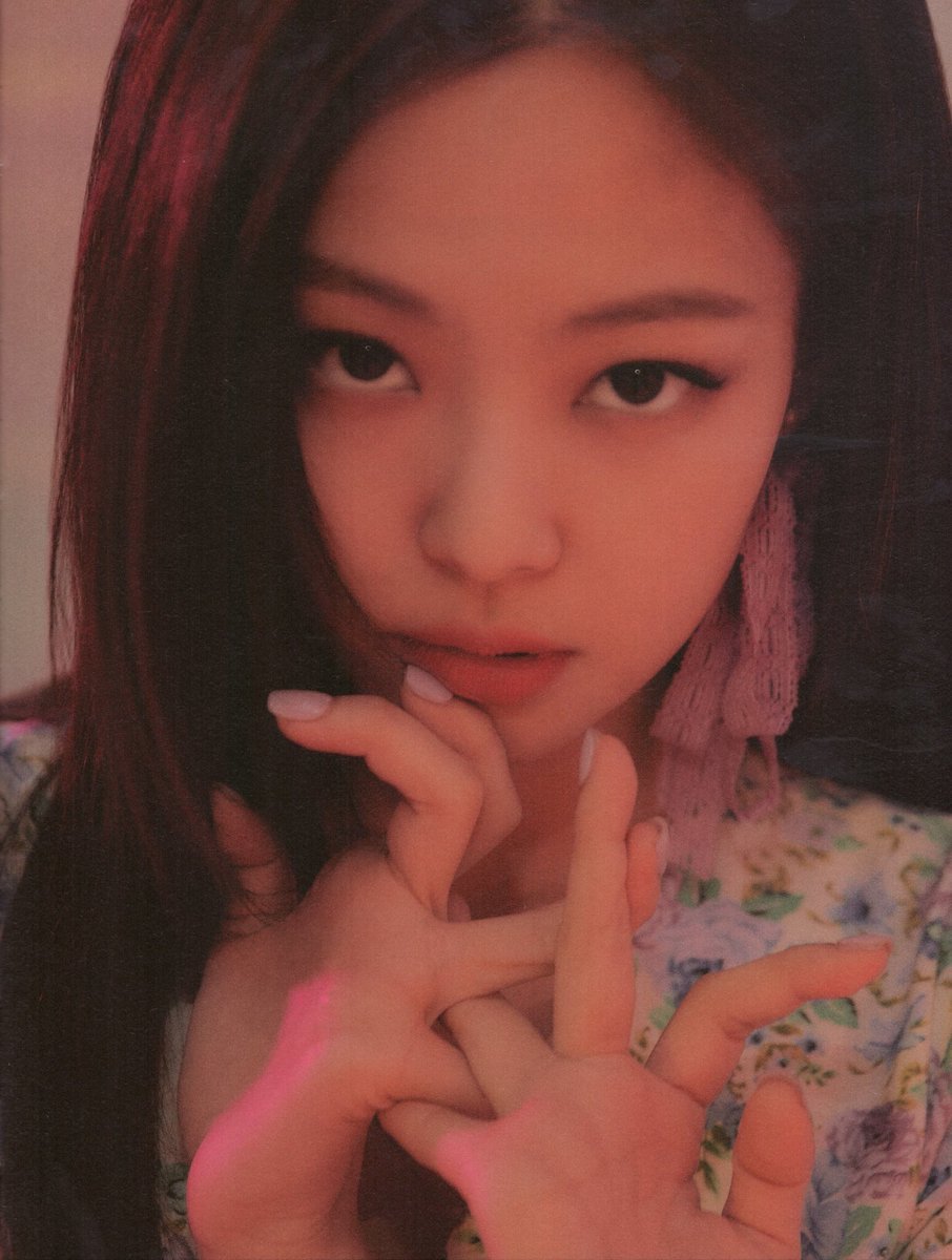 kimjenniepics's tweet photo. her beauty... no words 😳 https://t.co/sgBAIvOUVl