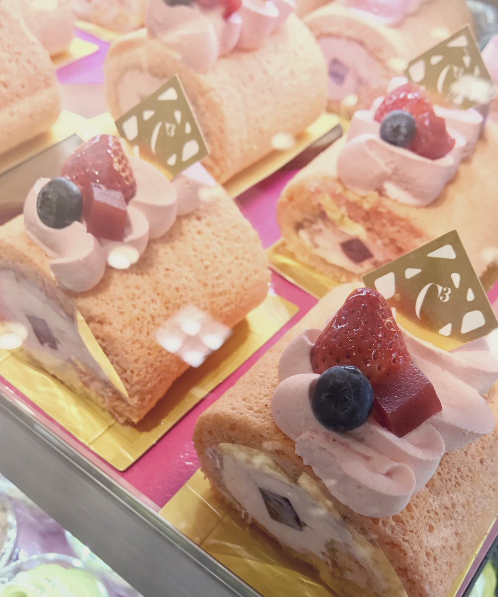 Hankyu Food News בטוויטר ぬぁんとっっ ロールケーキもピンクじゃないか いちごのピンキーロールケーキ シーキューブ C3 ピンキースイーツ 阪急スイーツウィークス うめはんデパちか Hankyu 阪急うめだ本店