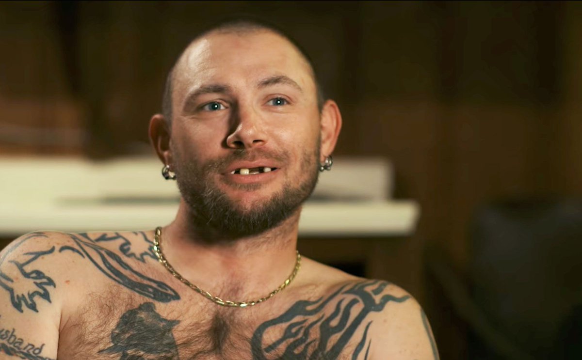 PaulyCasillas's tweet image. Day 1 of quarantine vs. Day 12 of quarantine