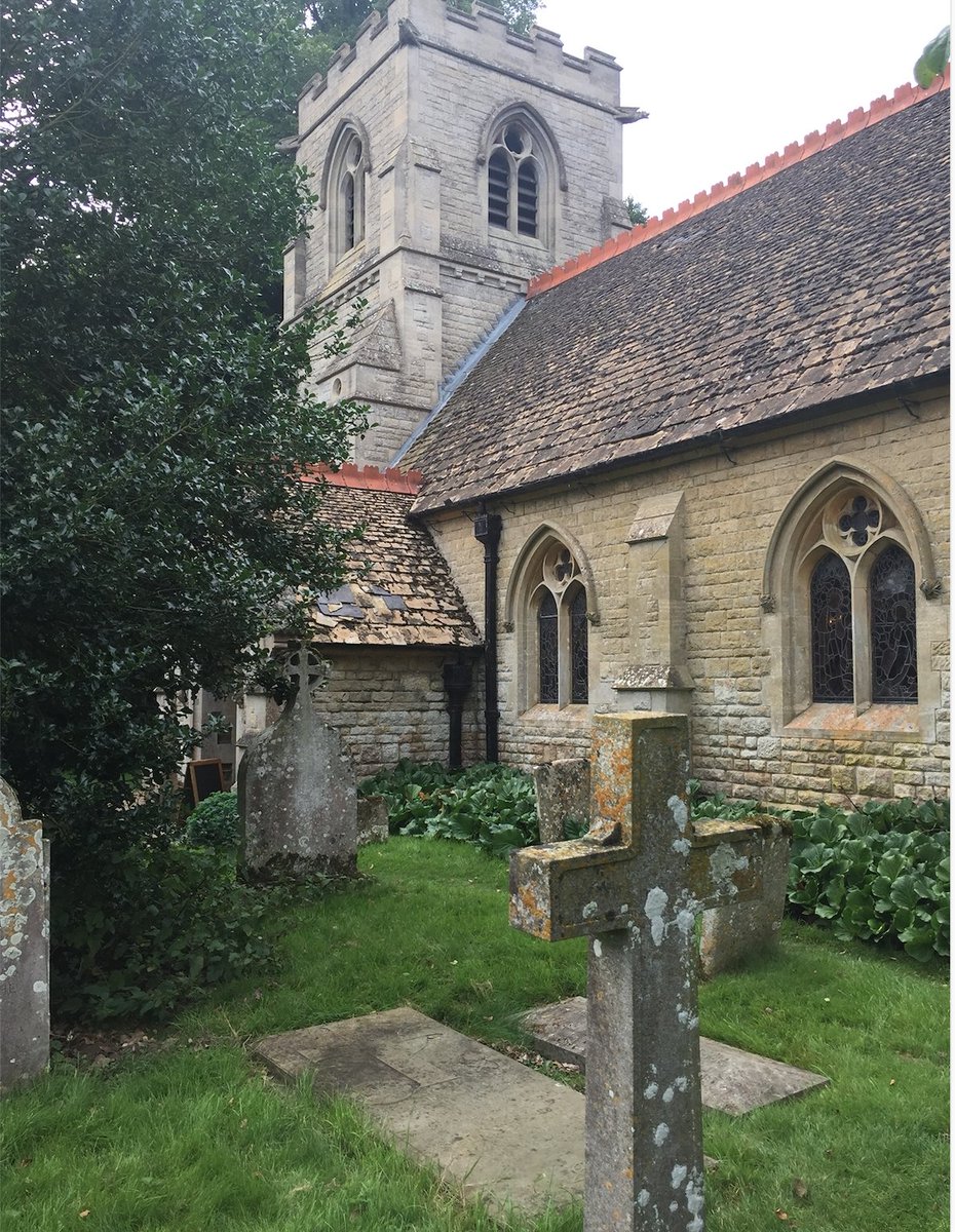 jhjparker's tweet photo. St Peter's Church, #Gunby, Lincolnshire. The grave in the foreground is that of Field Marshal Sir Archibald Armar Montgomery-Massingberd, Chief of the Imperial General Staff 1933-36. #Lincolnshire #Churches #StPeter https://t.co/JqDachfE1v