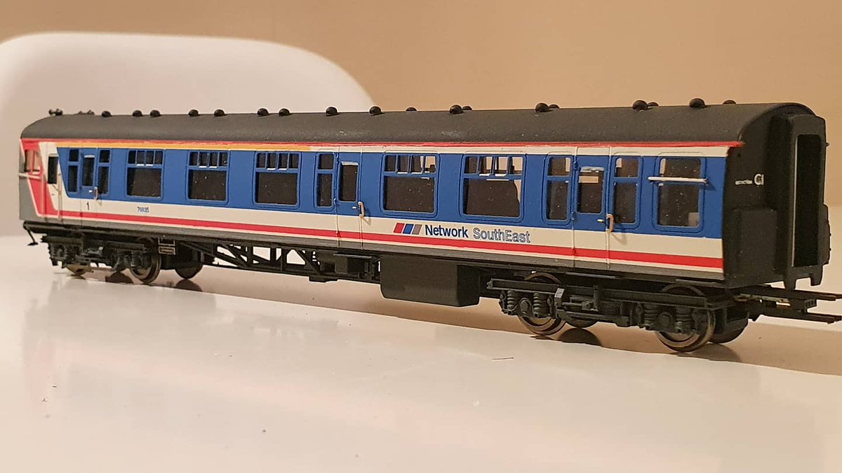PdannyH's tweet photo. #4CIG Conversion: DTC1 detailing complete. Can't t wait to weather it now. Interior still to do but really pleased with the exterior. Route 92 London Waterloo - Bournemouth semi fast. Just the other DTC2 left to do now.
#TMRGUK #NetworkSouthEast #class421 #VariousMultipleUnits https://t.co/VNPQvtBySB