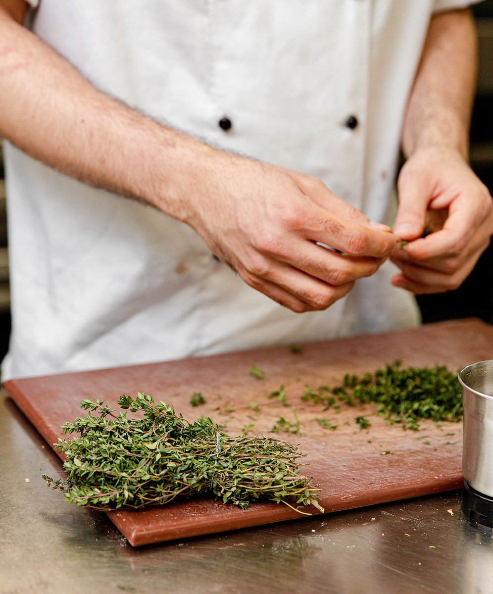 We're incredibly lucky to have such a hard working team during these uncertain times. We strongly believe in the power of staying TRU to yourself which is why we're doing everything we can to still serve you in the way we always have done. We are in this together. 🧡#StayTru