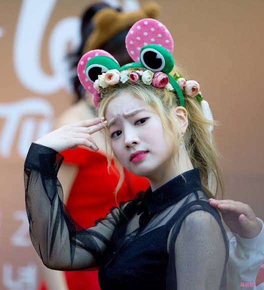 89. I suck at this LMAO but I’m just gonna keep going no matter how much I miss days... here’s swaggy Dahyun