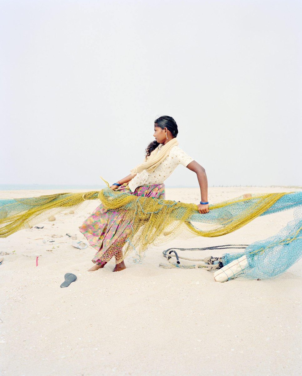 mixdevil66's tweet photo. The collaborative project of photographer #VasanthaYogananthan combines #photography and #painting in #HowlingWinds, the fifth installment of a seven-part photo book entitled #AMythofTwoSouls @chose_commune https://t.co/UHXoATHLzS https://t.co/Sjx1KHPiJZ