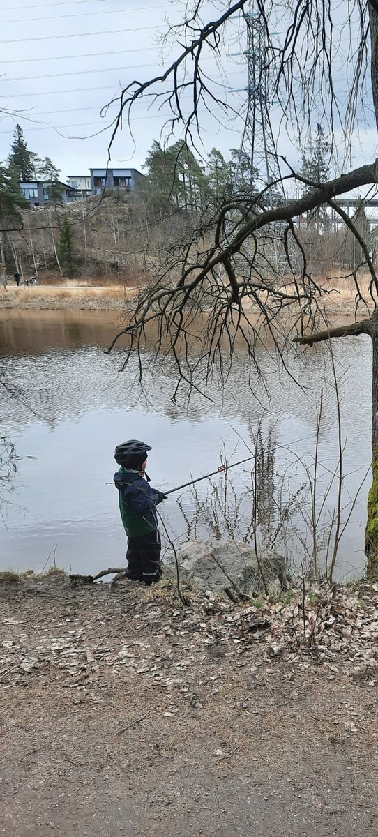 Kiitos haasteesta <a href="/tiainen_raila/">Raila Tiainen-Ala-M</a> ja @emilia_kati. Positiivista on työntekijöiden oma pohdinta uuden viikon alkaessa tehtävistä/asioista joilla yhdessä kehitämme vieläkin parempaa varhaiskasvatusta,  viikonlopun onkiretket sekä riehumiseksi eskaloituneet kotijumppa yritykset 😁