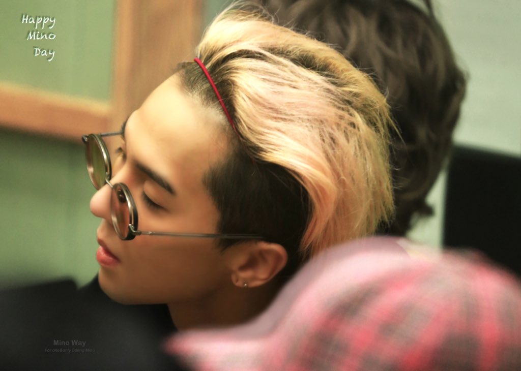 way_mino's tweet photo. 1년...2년...3년 Brrr...
항상 네 옆에 있다
미노 생일축하해
official_mino_ 
#GeniusMINOday
 #HappyMINOday
#3월30일미노꽃이만개 https://t.co/X4t9O7GO2z