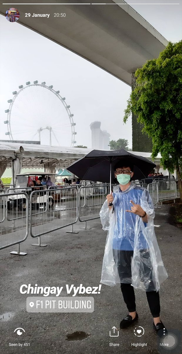 Melenceng dikit nih, jadi wkt januari - februari kan aku magang ke kbri singapore sebulan. Jadi bagian panitia gitu buat assist delegasi indo yg ikut parade "chingay" namanya. Kyk parade buat ngerayain CNY gitu. Seru bgt