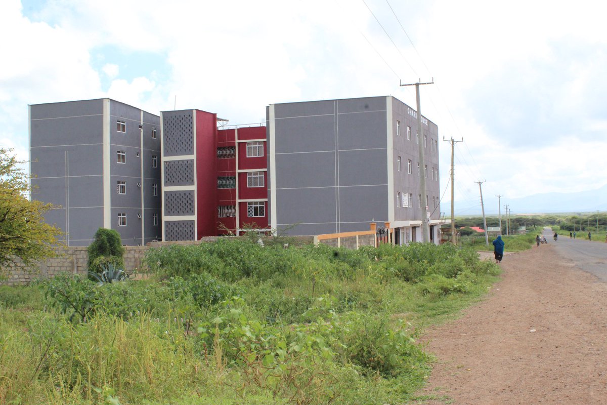 AcaciaKe's tweet photo. HOUSE TO LET;

Nice and decent modern two bedroom house with a master room, modern kitchen, has it's own gate and compound, consistent clean water supply, electricity available throughout, tight security, near main road.
@IsioloFinest @Happy_kulayo @IsioloMinds https://t.co/bP6Dk5v5qd