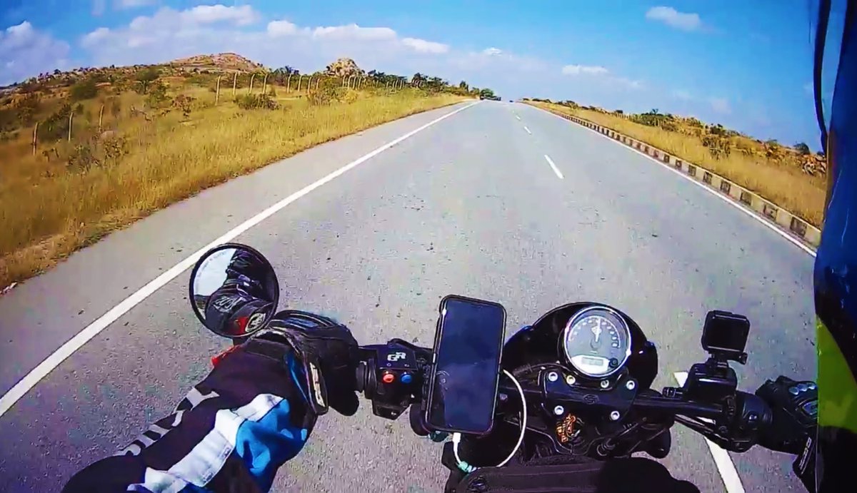 RajapandianRP26's tweet photo. If you don’t like the road you’re walking😊,start paving another one❤️😀#motomatrixracing #gopro #sena10cpro #hero7 #mumbaidairies #southindiatrip #rp26 #causeride #travel #mumbaidairies #harleydavidson #harleydavidsonstreetrod #safetyfirst #wanderlust #bikelovers #Hyderabad https://t.co/VH50N0Lnzg