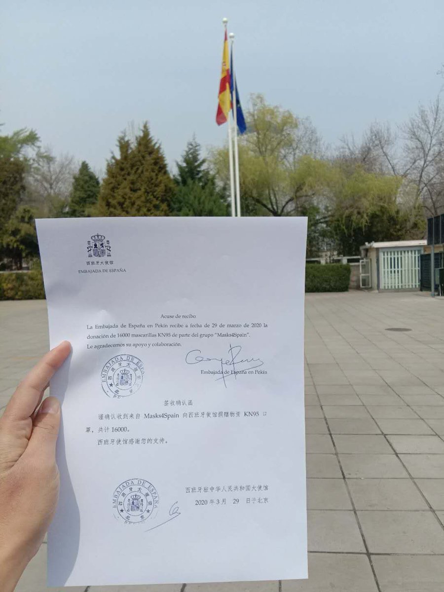 MasksforSpain's tweet photo. Hola a todos, nos alegra anunciar que las 16.000 mascarillas donadas por #Masks4Spain ya han llegado a la Embajada de España en #China 
Seguimos trabajando!!! https://t.co/XrFOZVjDlu