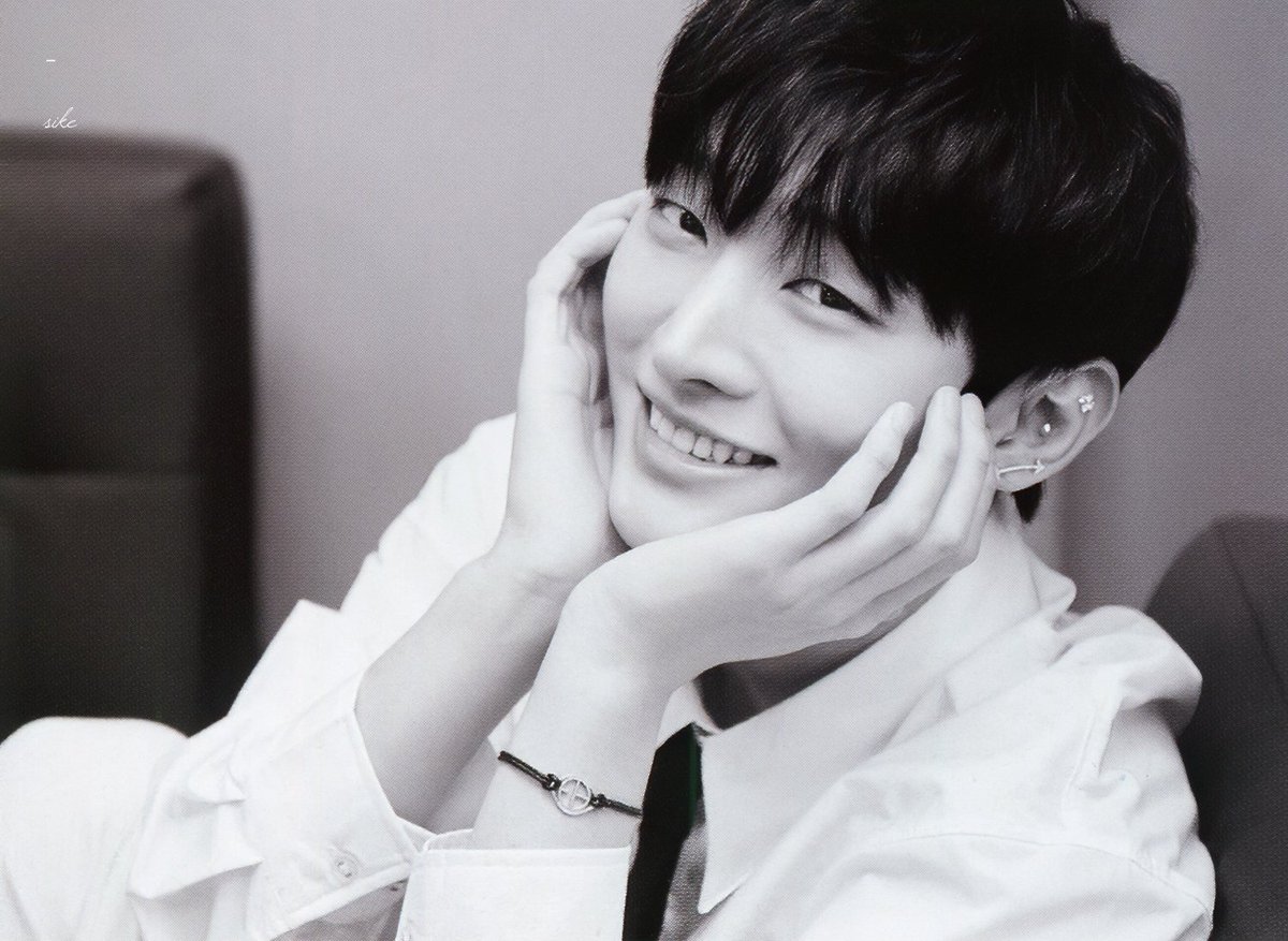 yoonsike's tweet photo. 디아이콘 #윤지성 #YOONJISUNG 스캔 https://t.co/qMXQIfKLwn