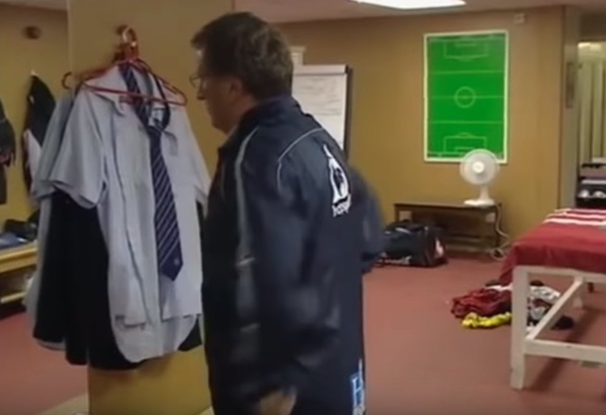 MundialMag's tweet photo. Psyching yourself up for a big Skype call. https://t.co/Tj0Ck3BjvA