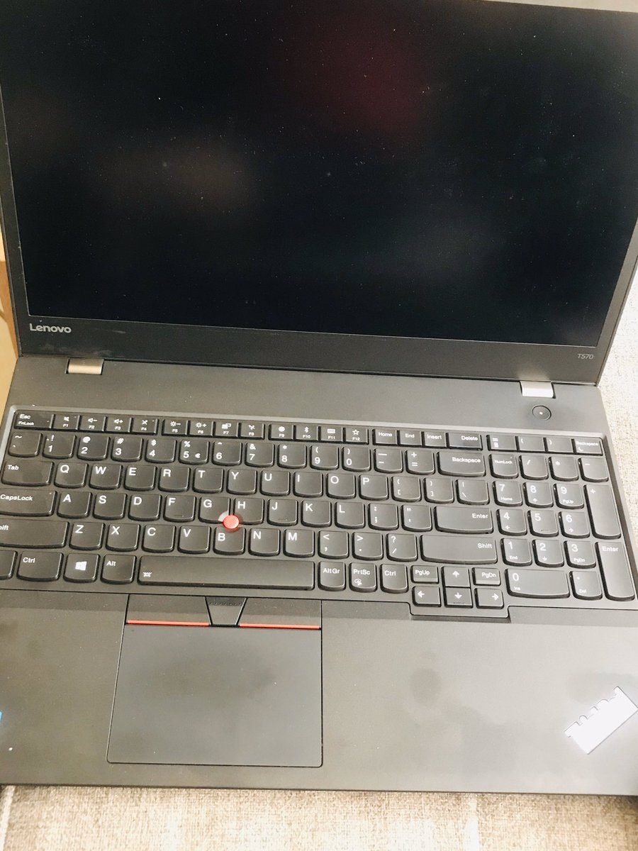 khuthadzomunyai's tweet photo. #Day4 of #LockdDownSA 

This Laptop has 104 buttons : https://t.co/UpfQEjjh9p