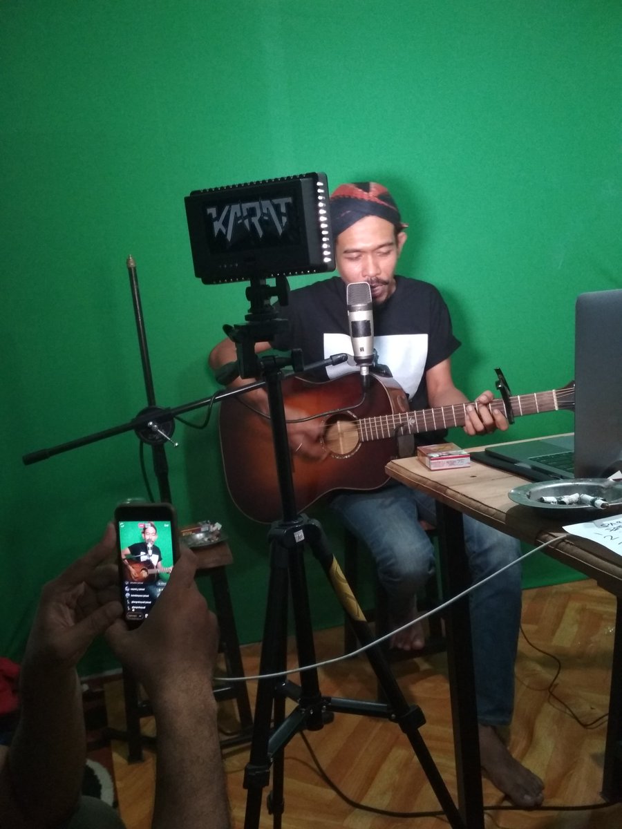 Now live <a href="/IKSANSKUTER/">Iksan Skuter Official</a> on youtube #dirumahaja