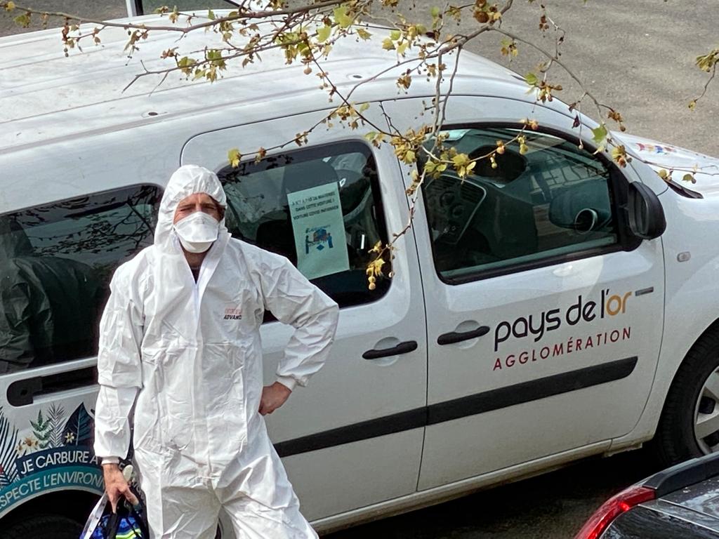 paysdelor's tweet photo. Le Président de l’Agglomération du #PaysdelOr a mis à disposition des soignants un véhicule électrique pour les tournées #Covid_19 effectuées par les cabinets d'infirmiers libéraux du territoire.
Cela afin de protéger les patients non atteints et d'assurer la continuité des soins https://t.co/arPBUOf6lt