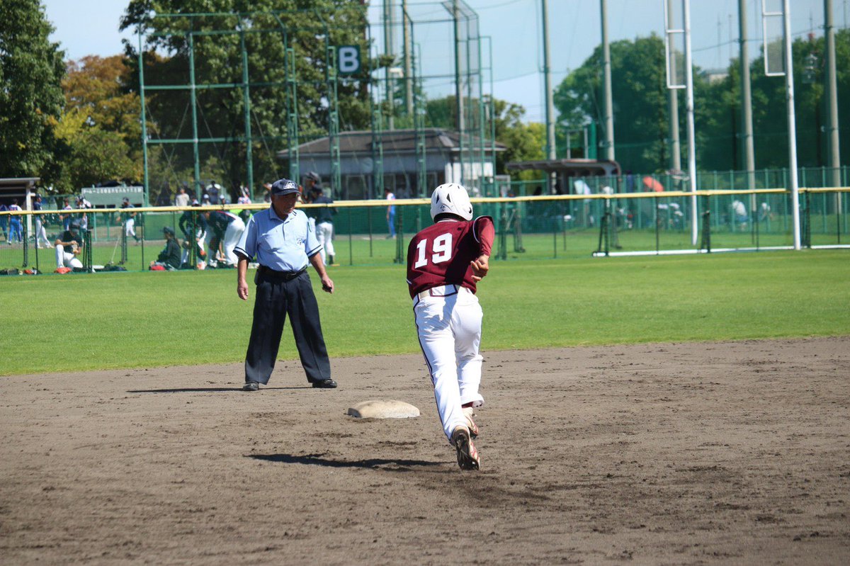 W_softball2023's tweet photo. 【新2年生の紹介】
尾松大輝
学部　政治経済学部
出身高校　清風南海高校

独特な打撃理論を持っているからか、見た目からは想像できない打球を放ちます。彼が所属する政治経済学部は、土曜授業など忙しい部分もありますが、うまく時間をつくって、所沢での練習に励んでいます。

#春から早稲田政経 https://t.co/E9Uea65tql