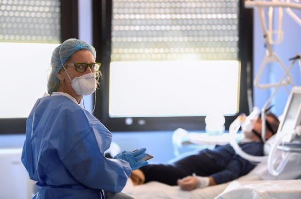 ValaAfshar's tweet photo. The heroes helping us fight a  pandemic:

doctors #NationalDoctorsDay 
nurses
EMT
firefighters
police
farmers
grocery staff
delivery drivers
mail carriers
childcare staff
teachers
warehouse workers
transit workers
restaurant staff
the military 

And so many more. Thank you all! https://t.co/Hy8vql6GTD