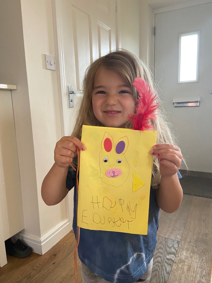 faye_ray1's tweet image. @latimerprimary Anaïs wanted to make an Easter card for Mrs Nelson #ClassKN #StayHomeSaveLives