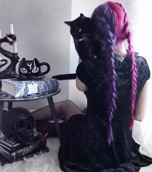 AttitudeCo's tweet photo. Rightmew Rocking Pink & Purple Locks๐๐
Using Fuchsia Pink & Nightshade from the Lunar Tides Range๐ค๐โจ
https://t.co/gwgWuhiTNU
#AttitudeClothing #SplitColour #PinkHair #PurpleHair #GothicBeauty https://t.co/IPyrqfuMl0