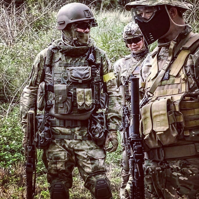 SpetznazX's tweet photo. #gru #littlegreenman #airsoft #ghkairsoft #esseyepro #technikom #anatactical #6b45 #6b47 #sposn https://t.co/omfPBH26qX